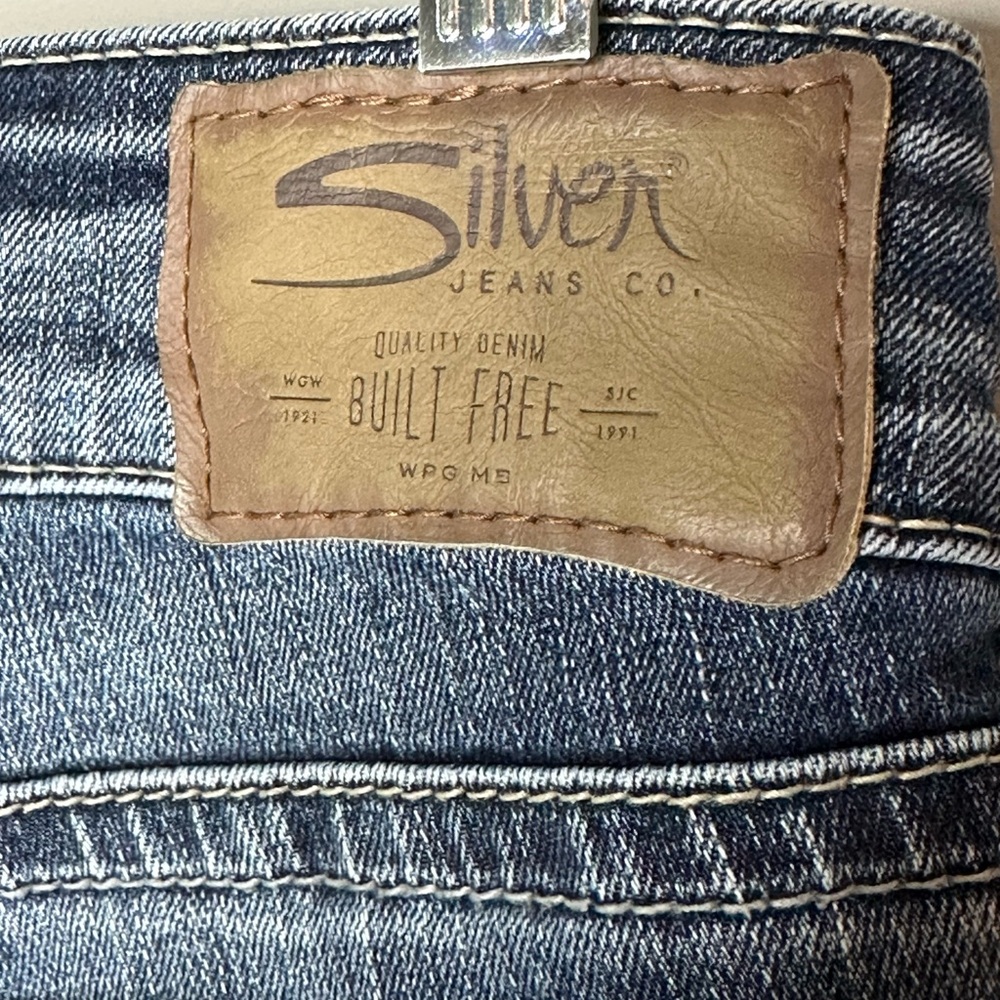 Silver Jeans Co - Suki Capri cut into shorts Size 27 - Picture 4 of 5